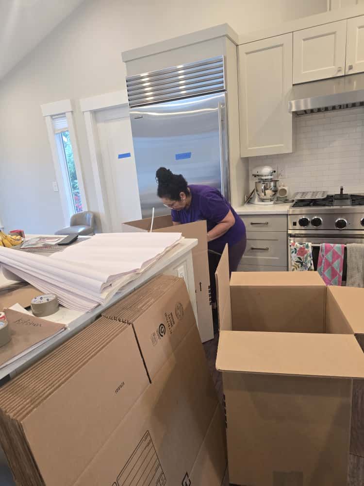 Professional packing service in Seattle kitchen